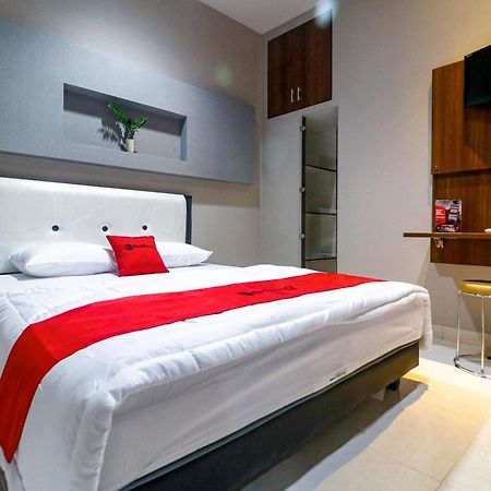 Reddoorz Near Kebon Jeruk Jakarta Extérieur photo